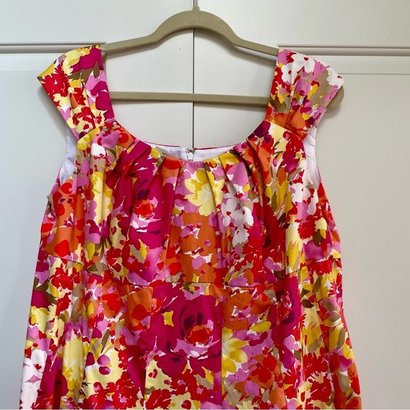 Dressbarn Bright Floral Sleeveless Zip Back Lined Woman's Knee Length Dress - Picture 2 of 12